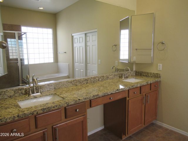 8860 W FRIER Drive, Glendale, AZ 85305