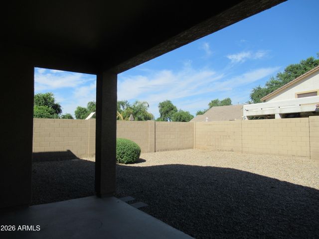 8860 W FRIER Drive, Glendale, AZ 85305