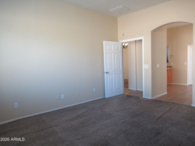 8860 W FRIER Drive, Glendale, AZ 85305