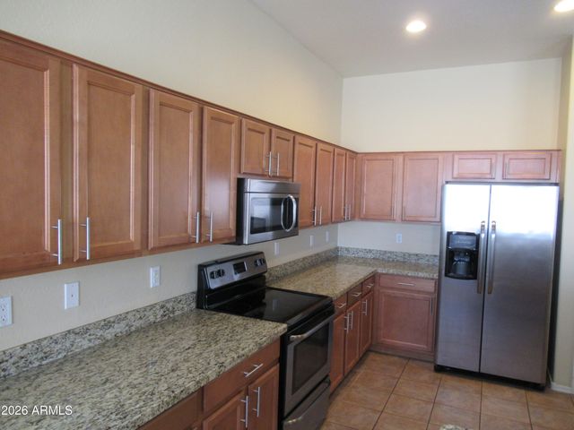 8860 W FRIER Drive, Glendale, AZ 85305