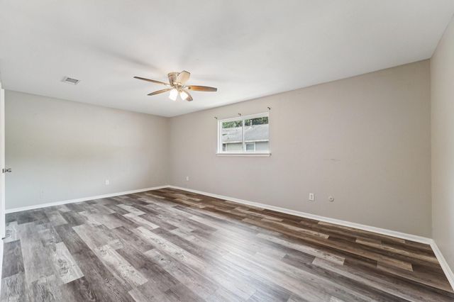 9721 Debbie Lane, Houston, TX 77038