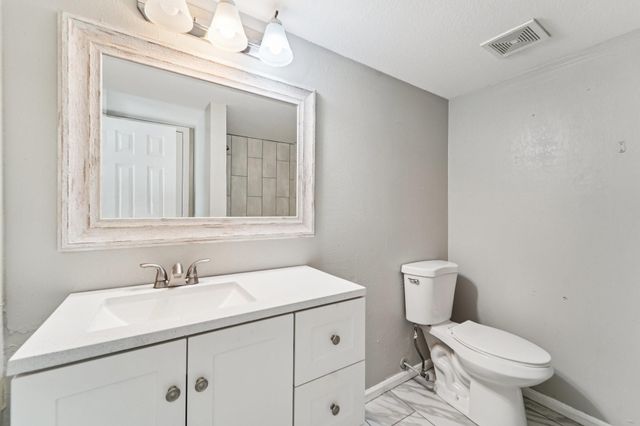 9721 Debbie Lane, Houston, TX 77038