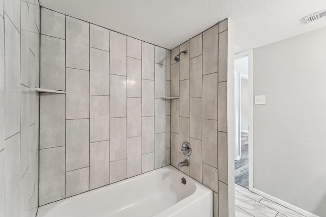 9721 Debbie Lane, Houston, TX 77038