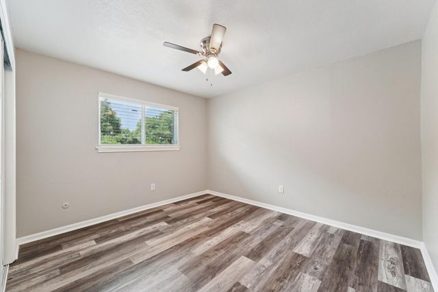 9721 Debbie Lane, Houston, TX 77038