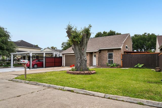 9721 Debbie Lane, Houston, TX 77038