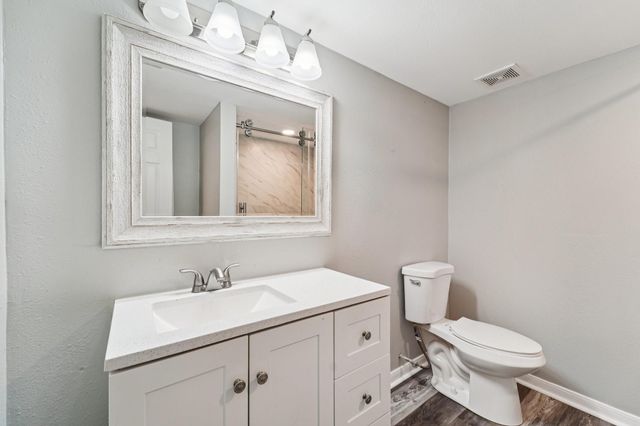 9721 Debbie Lane, Houston, TX 77038