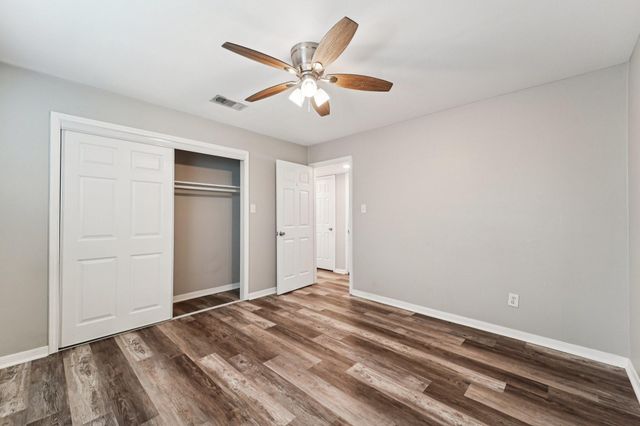 9721 Debbie Lane, Houston, TX 77038