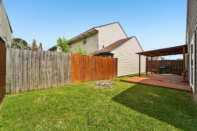 9721 Debbie Lane, Houston, TX 77038