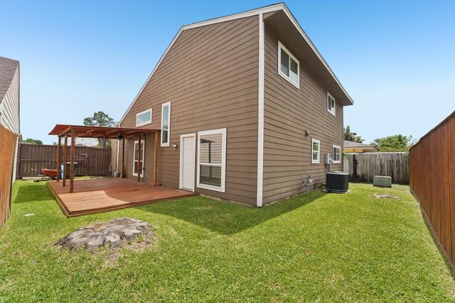 9721 Debbie Lane, Houston, TX 77038