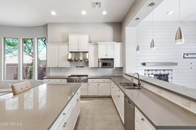 41722 N LA CANTERA Drive, Phoenix, AZ 85086
