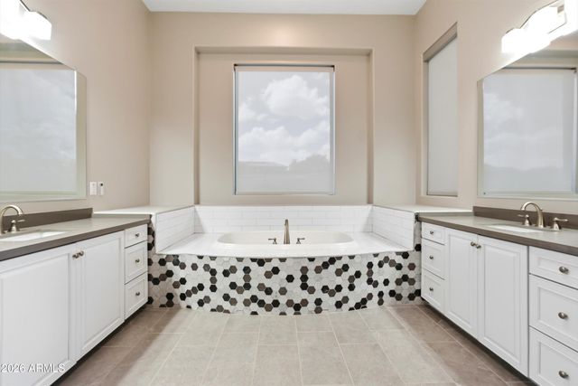 41722 N LA CANTERA Drive, Phoenix, AZ 85086