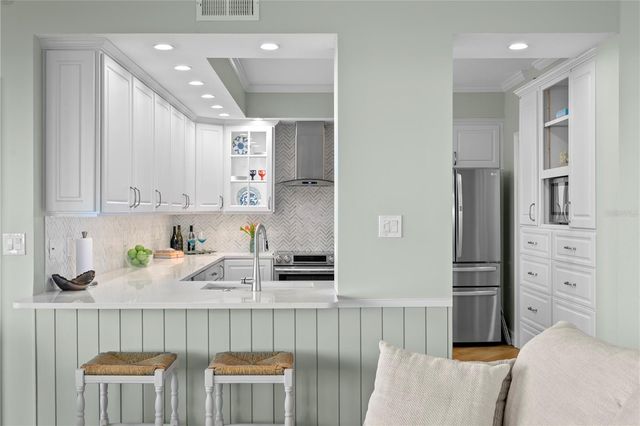 4717 DOLPHIN CAY LANE S 202, St Petersburg, FL 33711