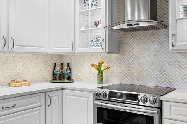 4717 DOLPHIN CAY LANE S 202, St Petersburg, FL 33711