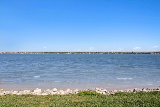 4717 DOLPHIN CAY LANE S 202, St Petersburg, FL 33711