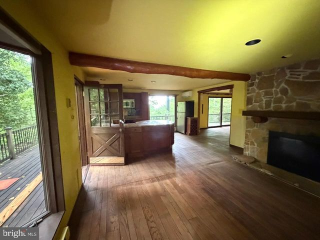 10 RYANFORD RD, Schwenksville, PA 19473