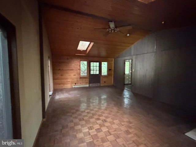 10 RYANFORD RD, Schwenksville, PA 19473