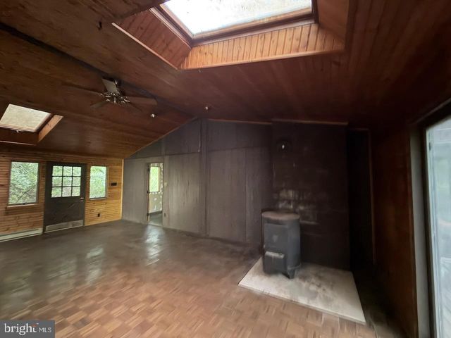 10 RYANFORD RD, Schwenksville, PA 19473
