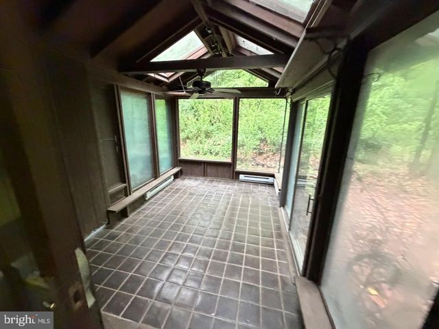 10 RYANFORD RD, Schwenksville, PA 19473