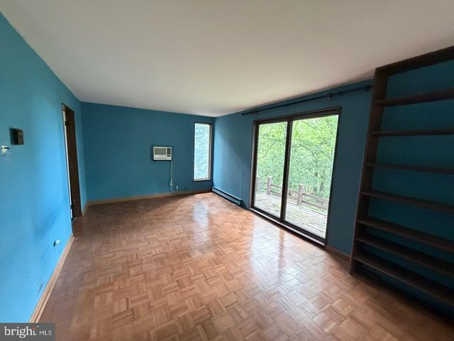 10 RYANFORD RD, Schwenksville, PA 19473