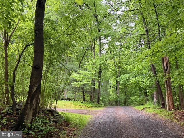 10 RYANFORD RD, Schwenksville, PA 19473