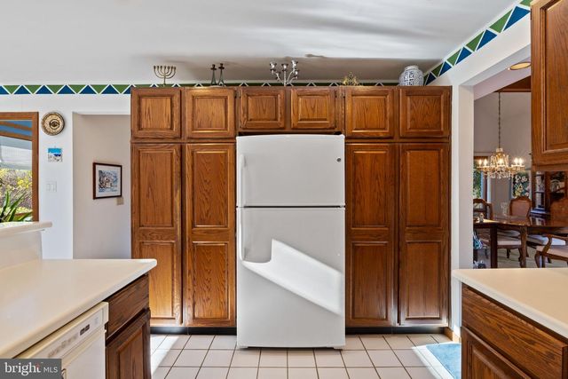 635 HARTS RIDGE RD, Conshohocken, PA 19428
