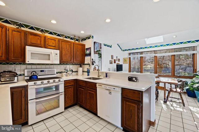 635 HARTS RIDGE RD, Conshohocken, PA 19428