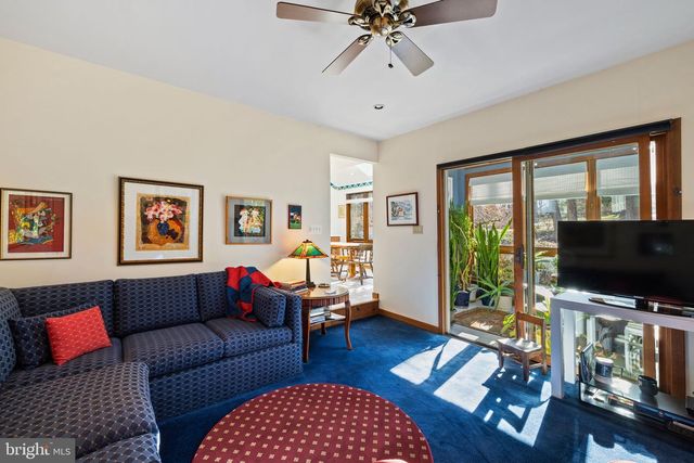 635 HARTS RIDGE RD, Conshohocken, PA 19428