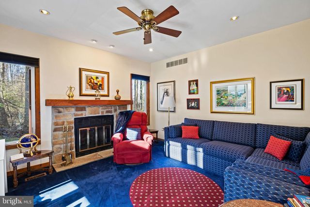 635 HARTS RIDGE RD, Conshohocken, PA 19428