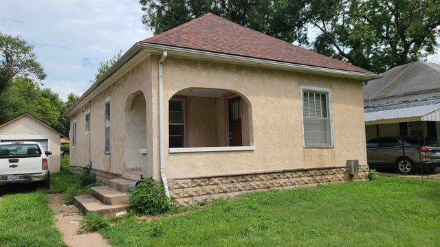 1121 N C St, Wellington, KS 67152