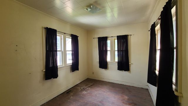 1121 N C St, Wellington, KS 67152