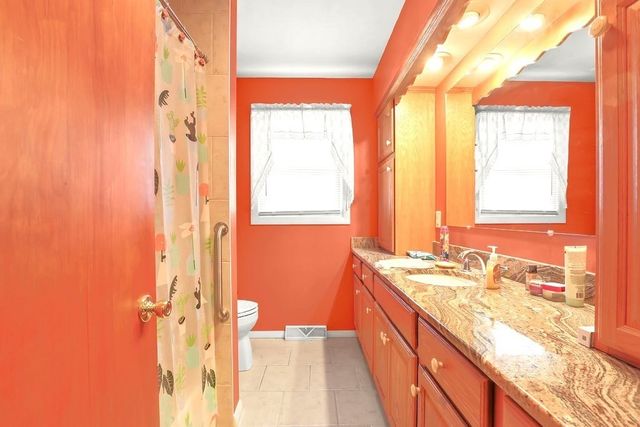 152 Armsby St, New Bedford, MA 02745