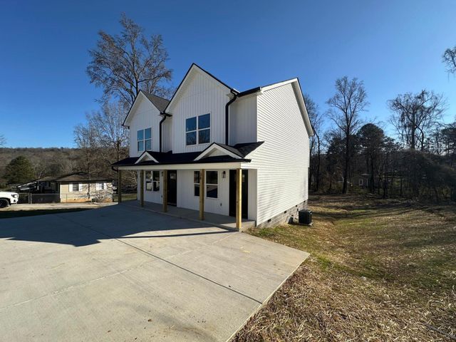 42 Avenue Avenue, Rossville, GA 30741