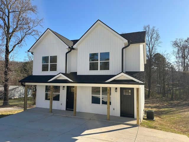 42 Avenue Avenue, Rossville, GA 30741