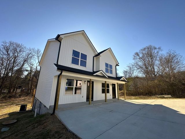 42 Avenue Avenue, Rossville, GA 30741