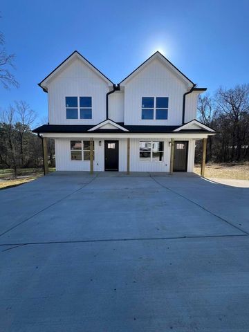 42 Avenue Avenue, Rossville, GA 30741