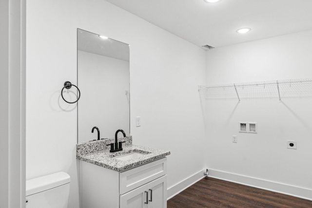 42 Avenue Avenue, Rossville, GA 30741