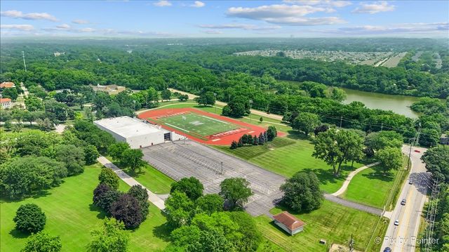 355 Hilltop Drive, North Aurora, IL 60542