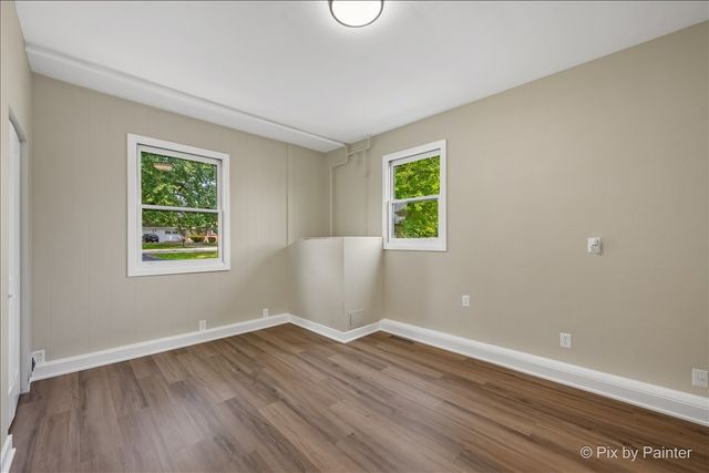 355 Hilltop Drive, North Aurora, IL 60542
