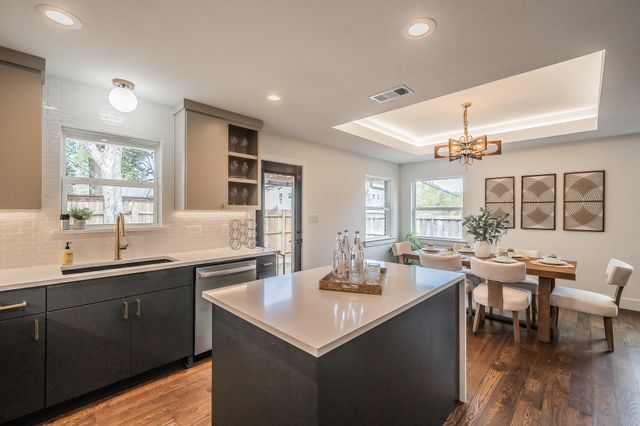 1201 Cedar Hill Avenue, Dallas, TX 75208