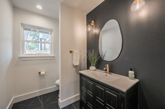 1201 Cedar Hill Avenue, Dallas, TX 75208