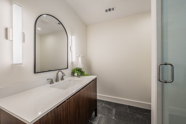 1201 Cedar Hill Avenue, Dallas, TX 75208