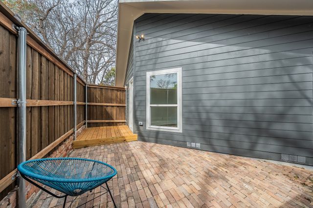 1201 Cedar Hill Avenue, Dallas, TX 75208