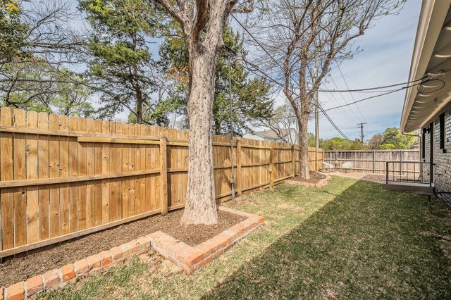 1201 Cedar Hill Avenue, Dallas, TX 75208