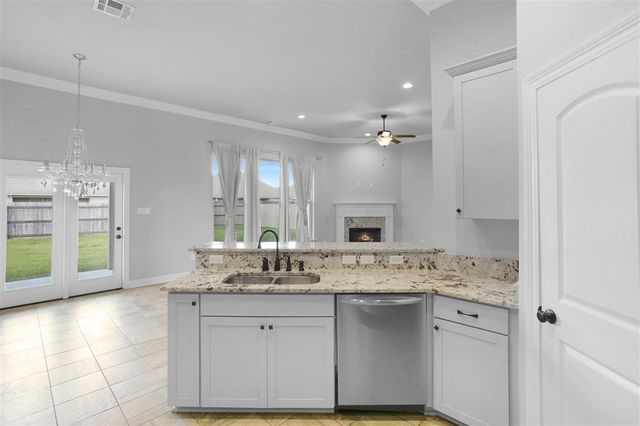 3215 Rosehill Drive, Lake Charles, LA 70607