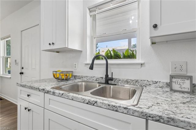 15 E Howard ST, Hampton, VA 23663