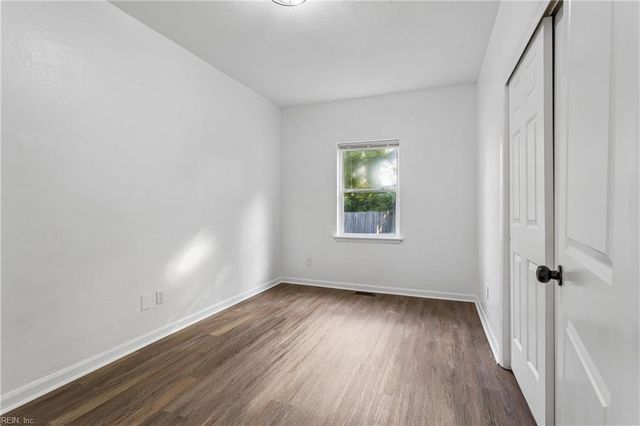 15 E Howard ST, Hampton, VA 23663
