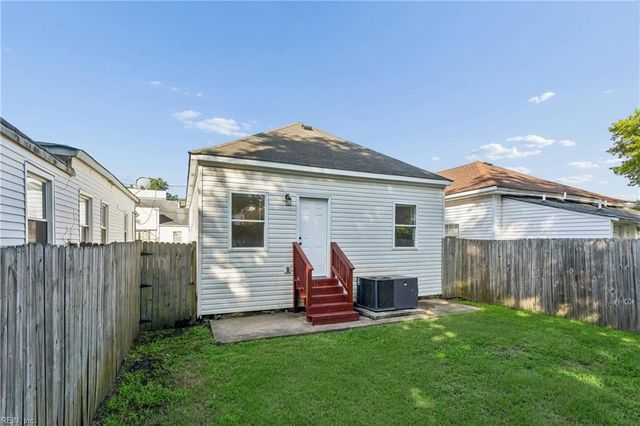 15 E Howard ST, Hampton, VA 23663