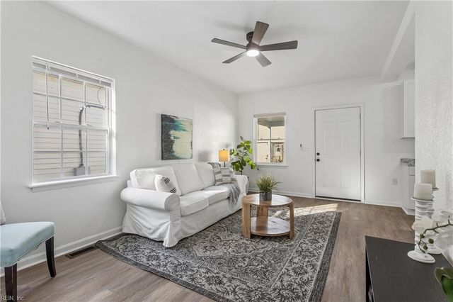 15 E Howard ST, Hampton, VA 23663