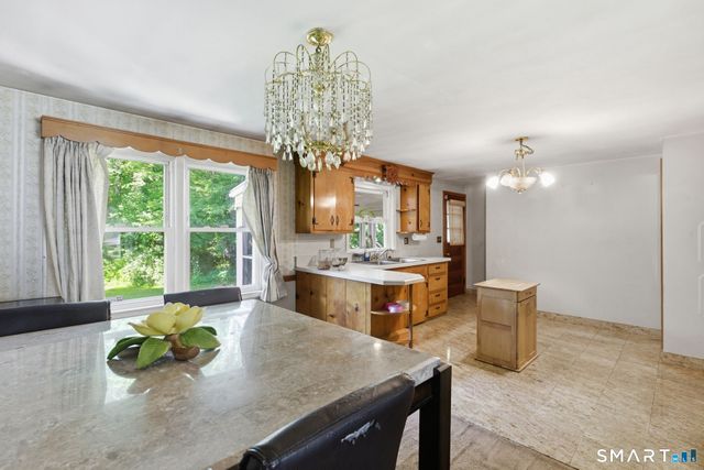 852 Brookside Drive, Orange, CT 06477