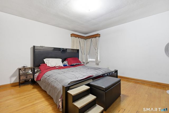 852 Brookside Drive, Orange, CT 06477